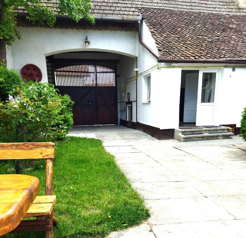 Vila Casa Din Coltul Cetatii Hărman Exteriér fotografie